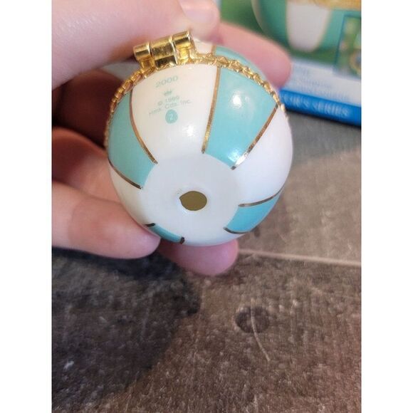 Hallmark 2000 rabbit Easter Egg surprise ornament xmas decor - Picture 6 of 6